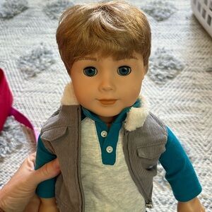 American Girl Truly Me doll w/ case